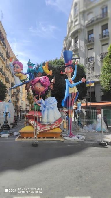 4 - Acogedora Habitacion Junto A Ruzafa Con Bano Privado Y Aire Acondicionado Valencia Buitenkant foto