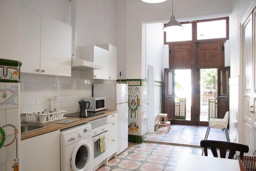 4 - Acogedora Habitacion Junto A Ruzafa Con Bano Privado Y Aire Acondicionado Valencia Buitenkant foto