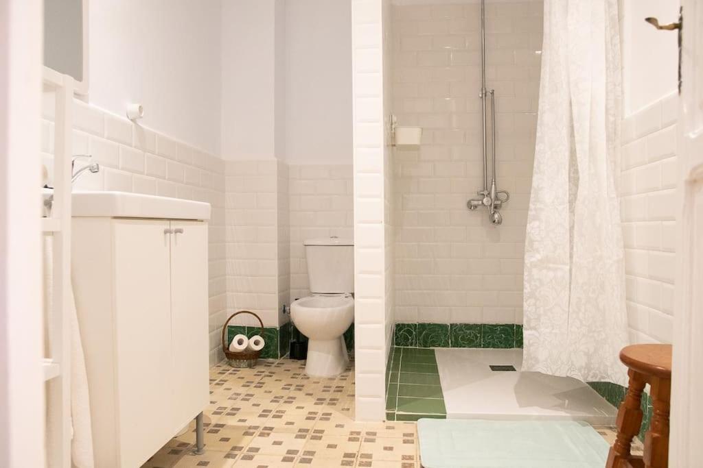 4 - Acogedora Habitacion Junto A Ruzafa Con Bano Privado Y Aire Acondicionado Valencia Buitenkant foto