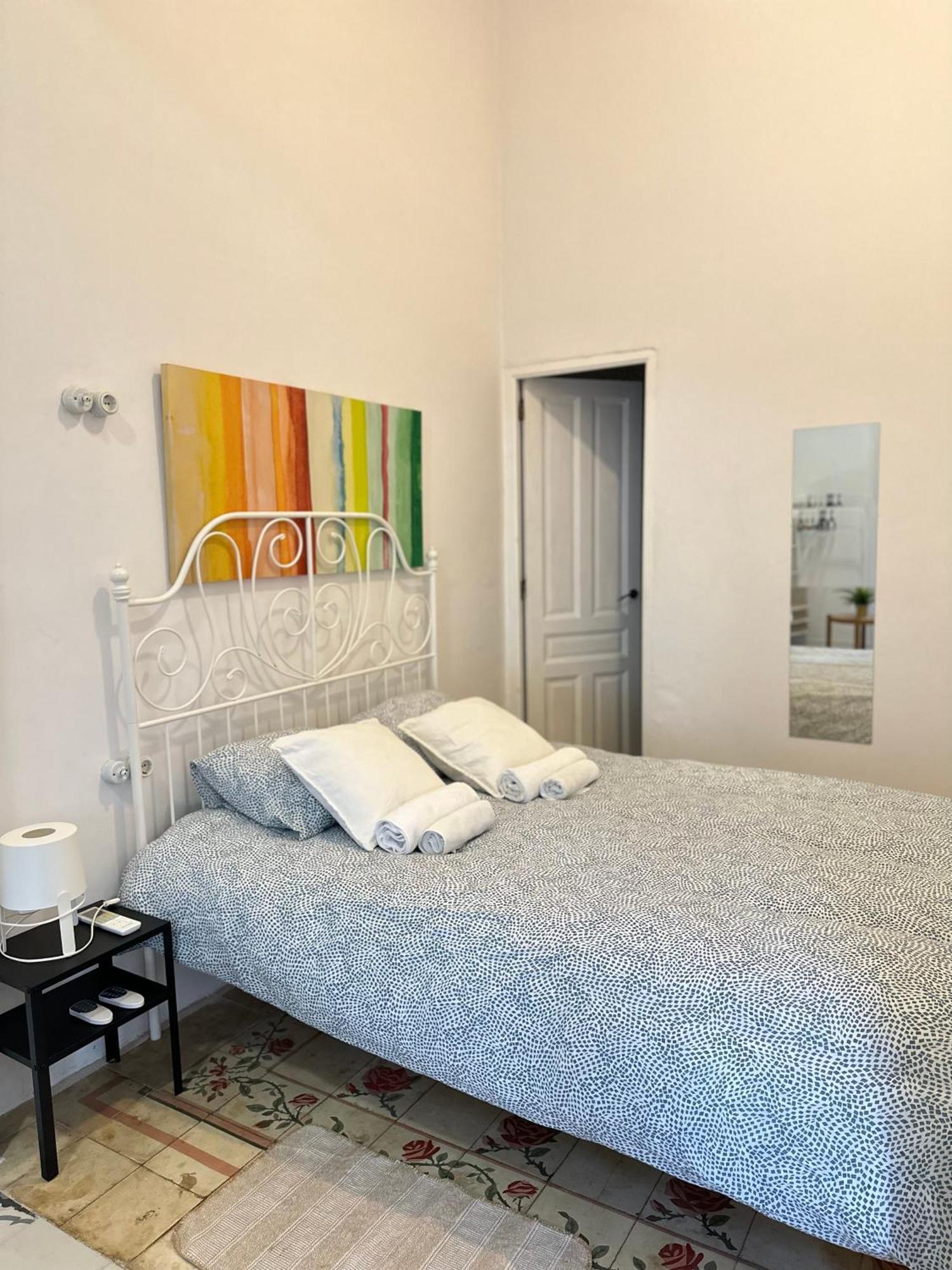 4 - Acogedora Habitacion Junto A Ruzafa Con Bano Privado Y Aire Acondicionado Valencia Buitenkant foto